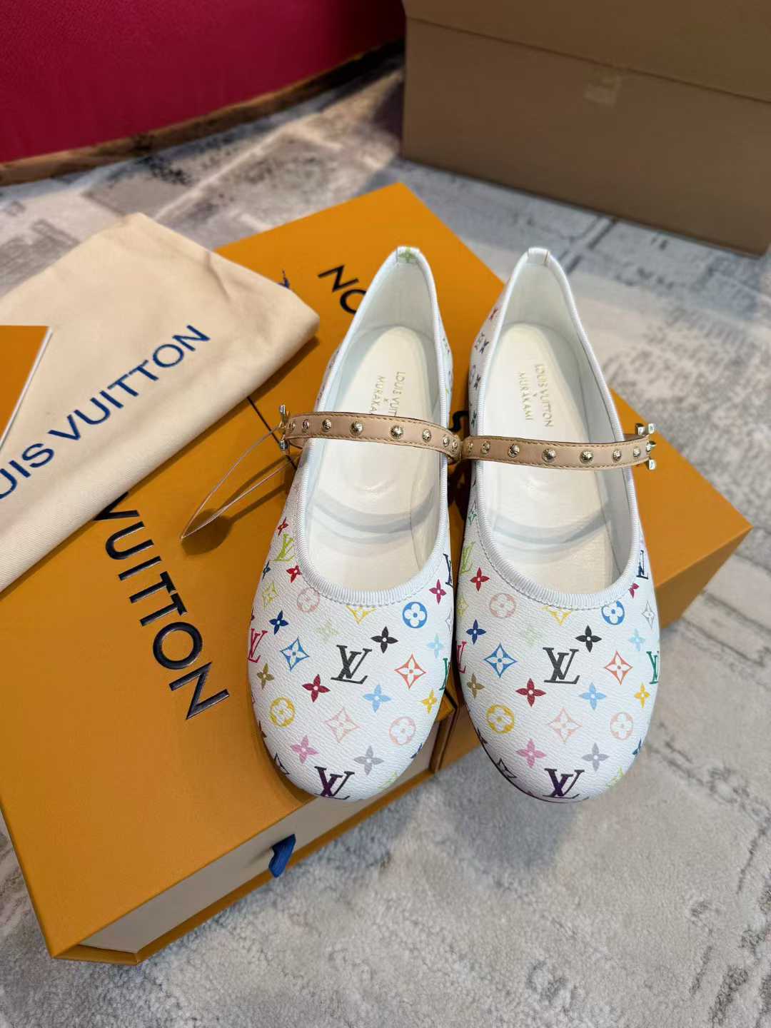 Louis Vuitton Flat shoes view 2