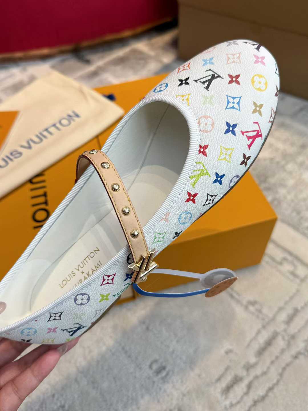 Louis Vuitton Flat shoes view 4