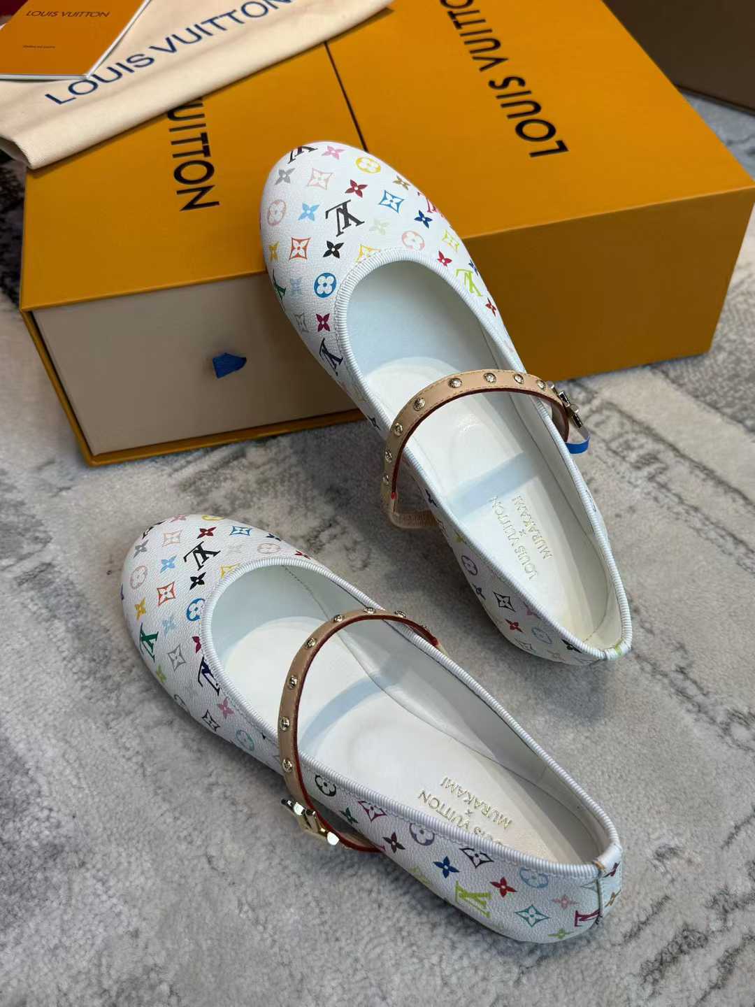 Louis Vuitton Flat shoes view 6