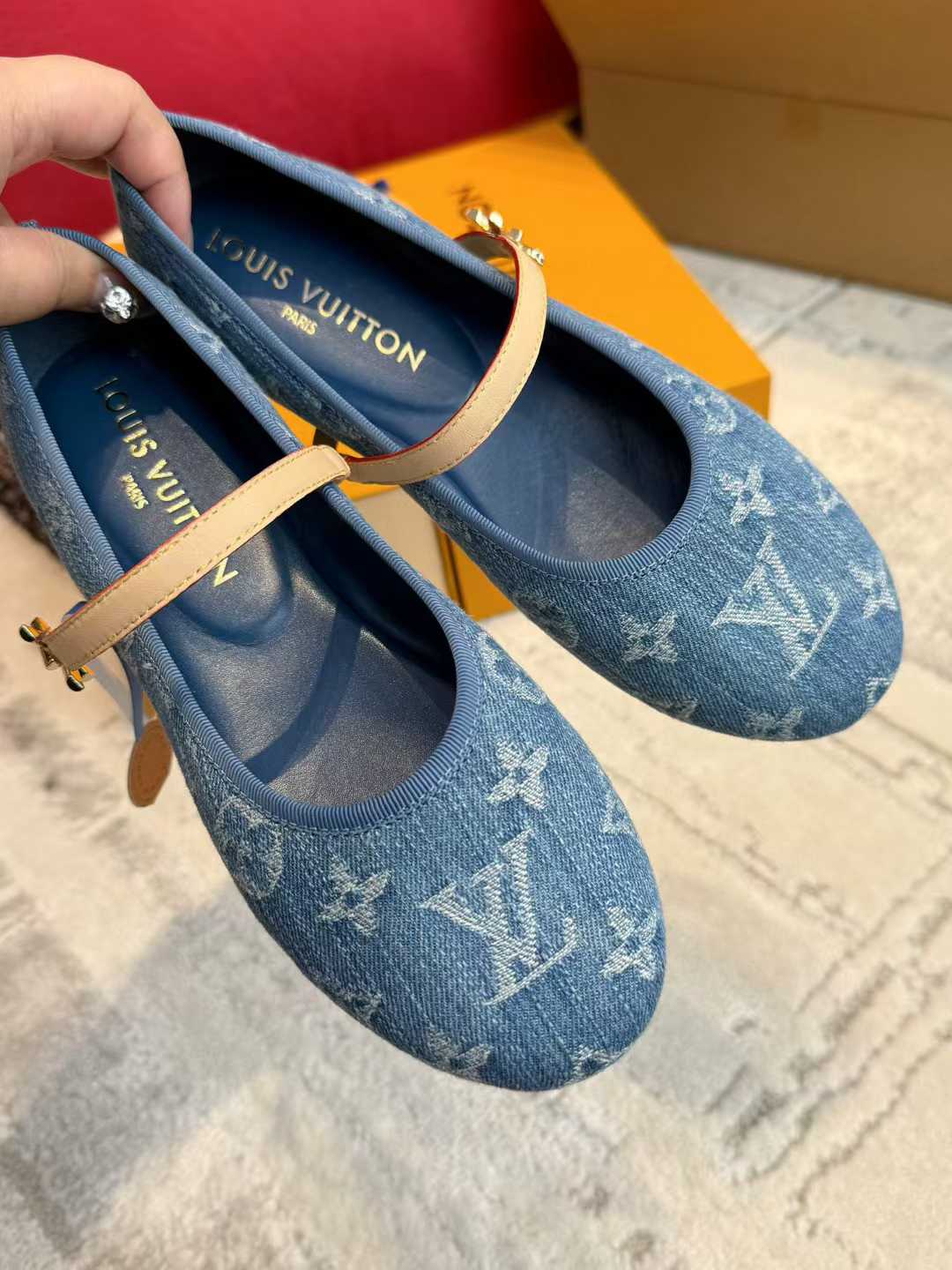 Louis Vuitton Flat shoes view 1