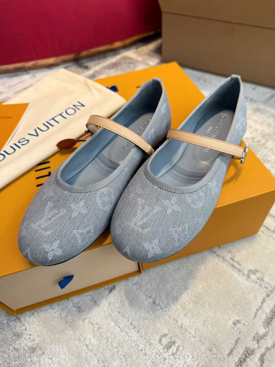 Louis Vuitton Flat shoes view 12