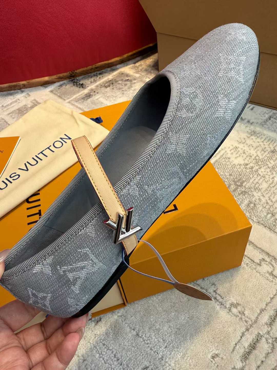 Louis Vuitton Flat shoes view 13
