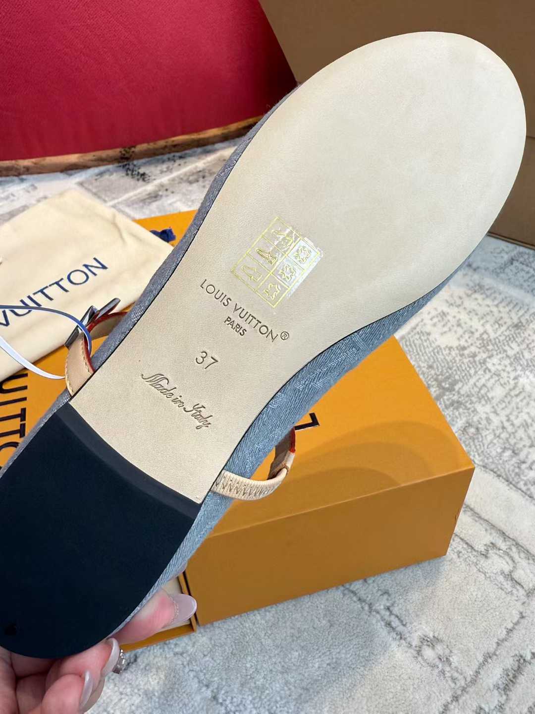 Louis Vuitton Flat shoes view 15