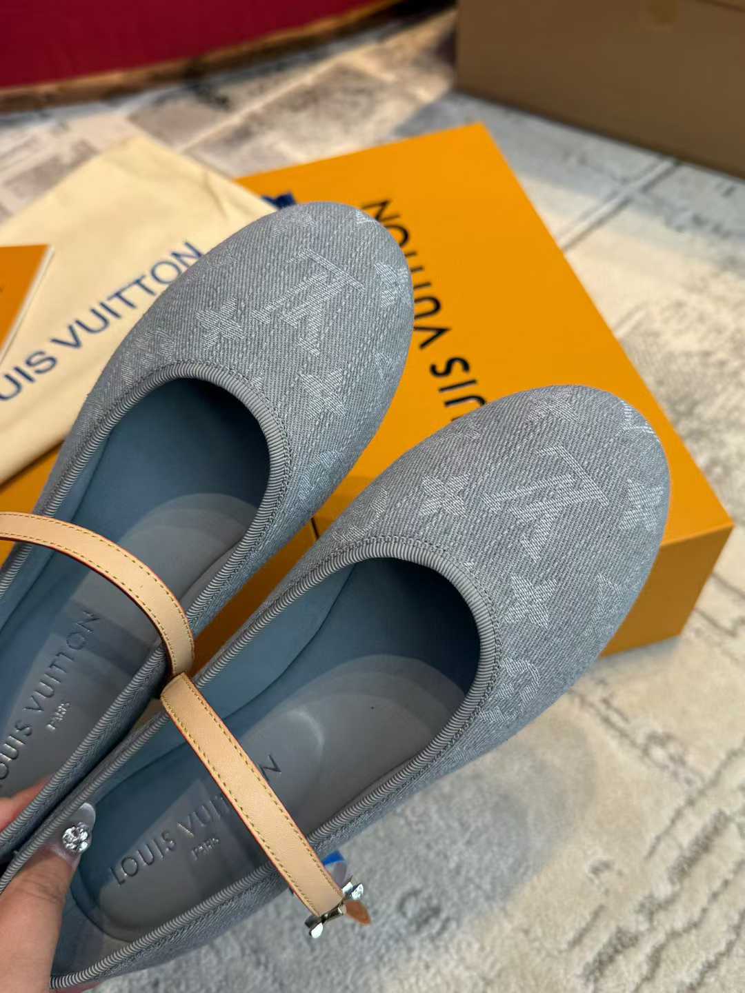 Louis Vuitton Flat shoes view 16