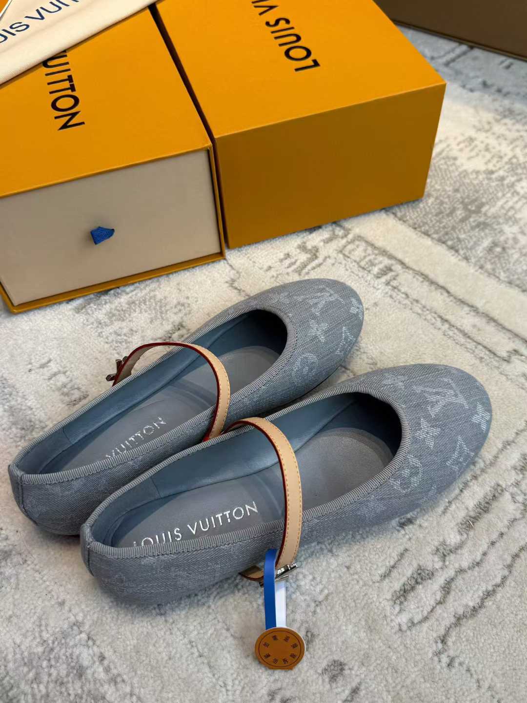 Louis Vuitton Flat shoes view 17