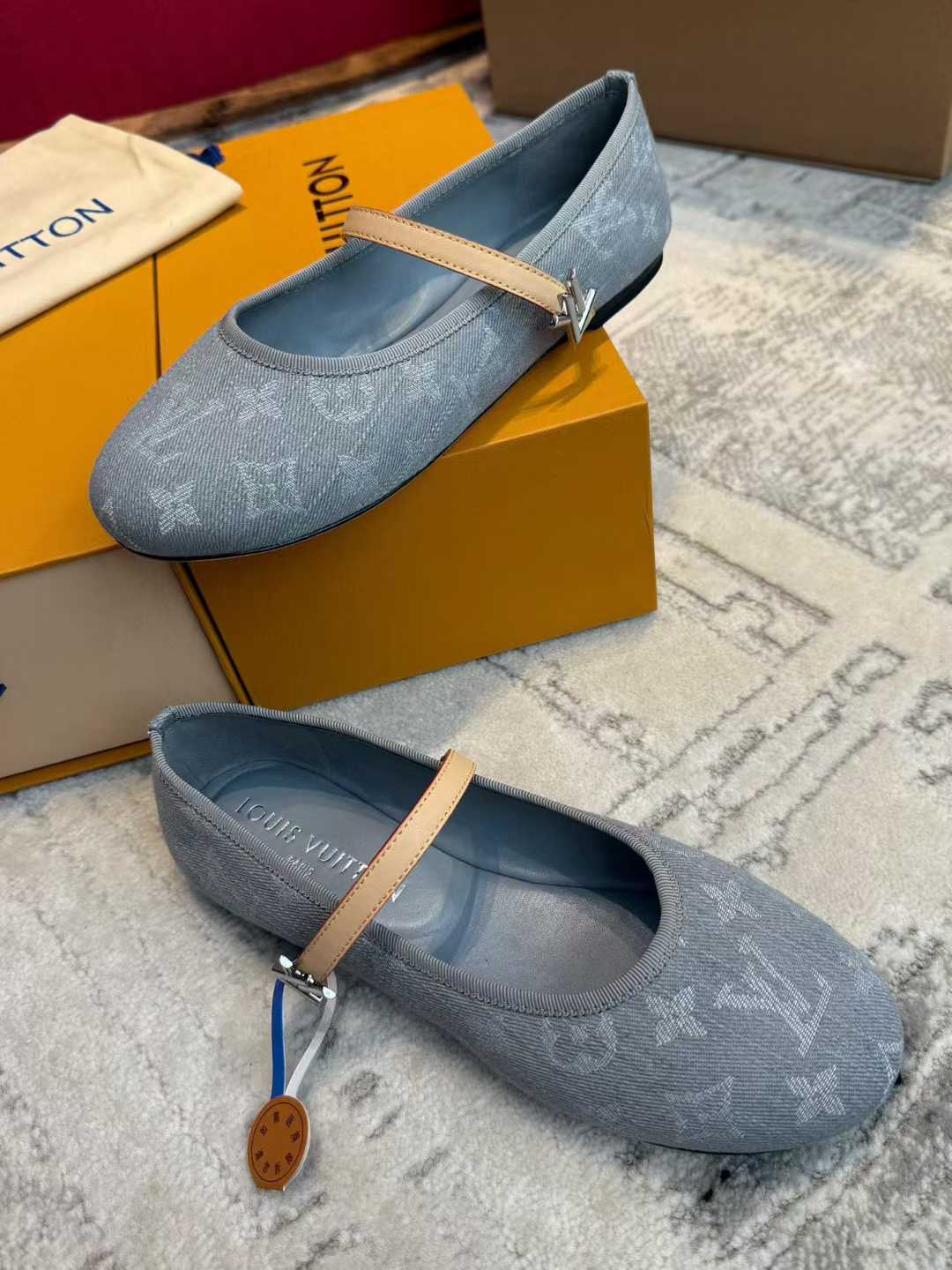 Louis Vuitton Flat shoes view 18