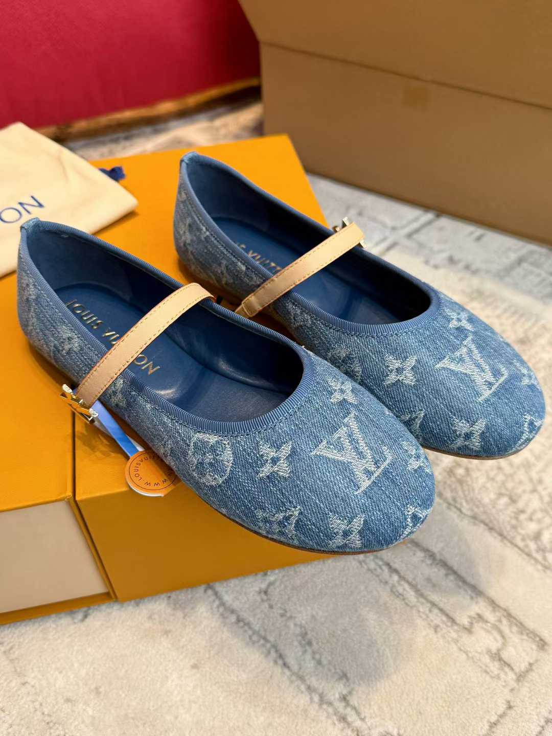 Louis Vuitton Flat shoes view 6
