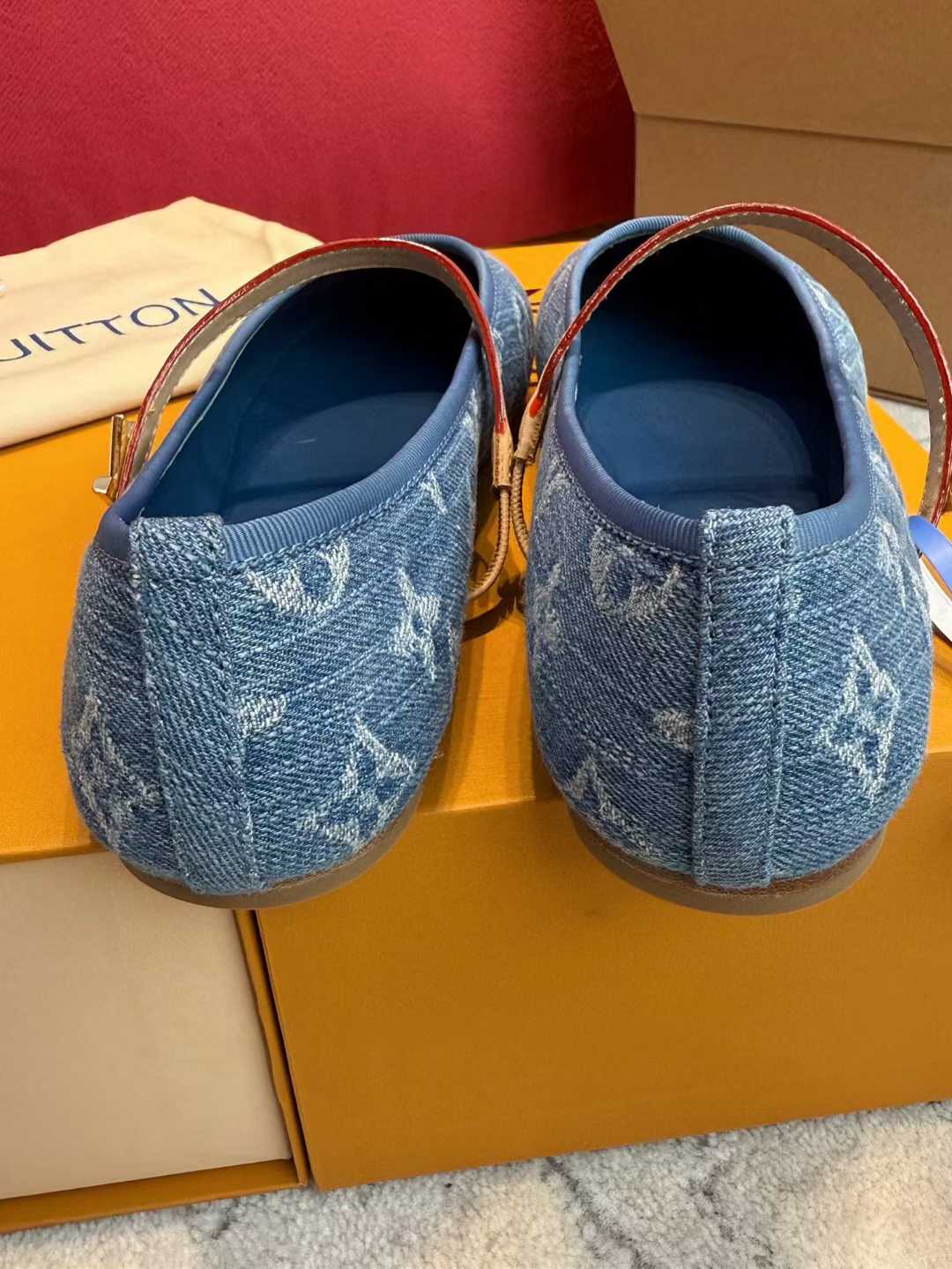 Louis Vuitton Flat shoes view 8