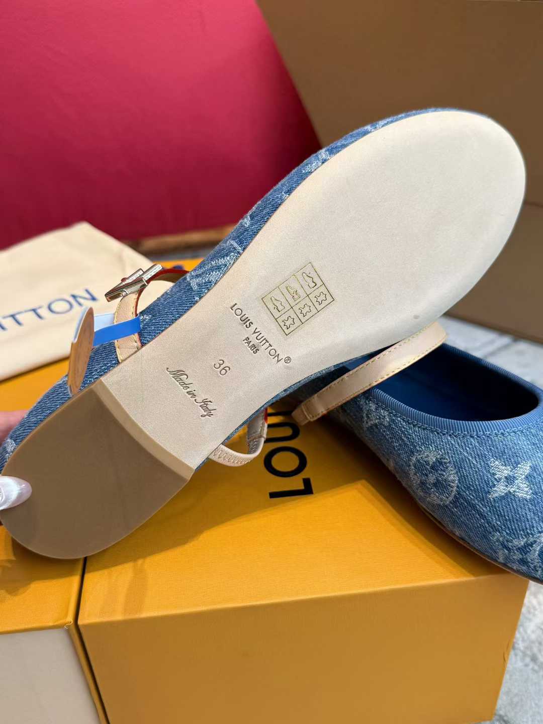 Louis Vuitton Flat shoes view 9