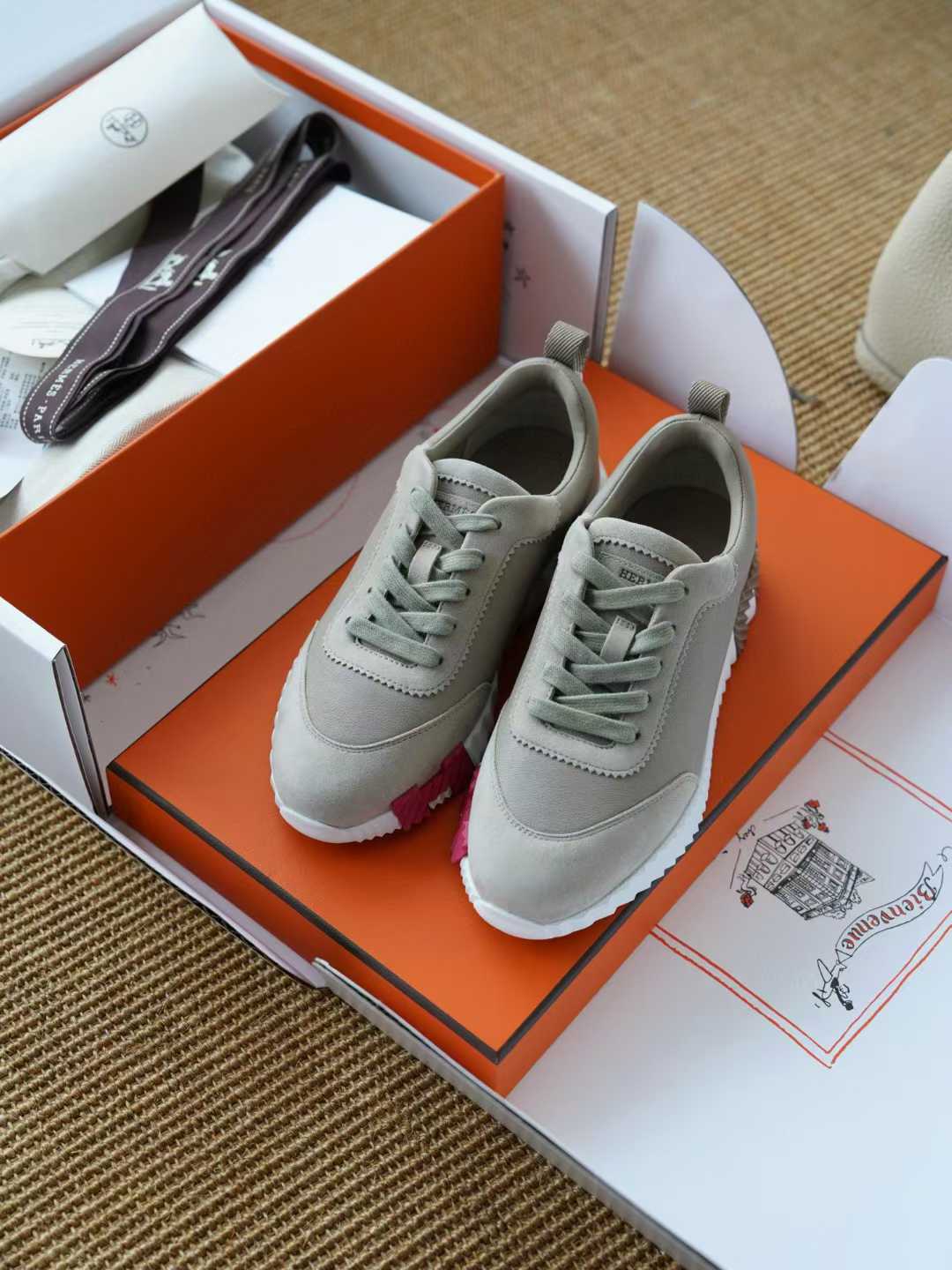 Hermès Sneakers view 1