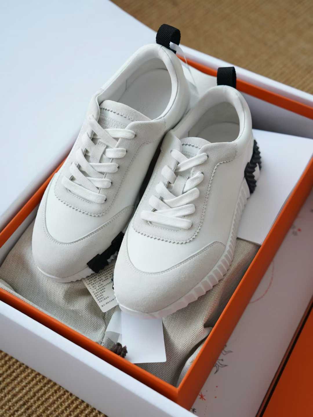 Hermès Sneakers view 3