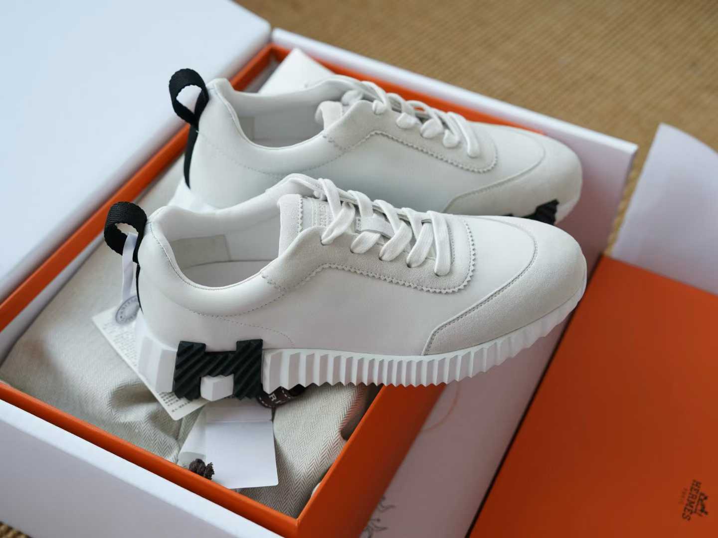 Hermès Sneakers view 4