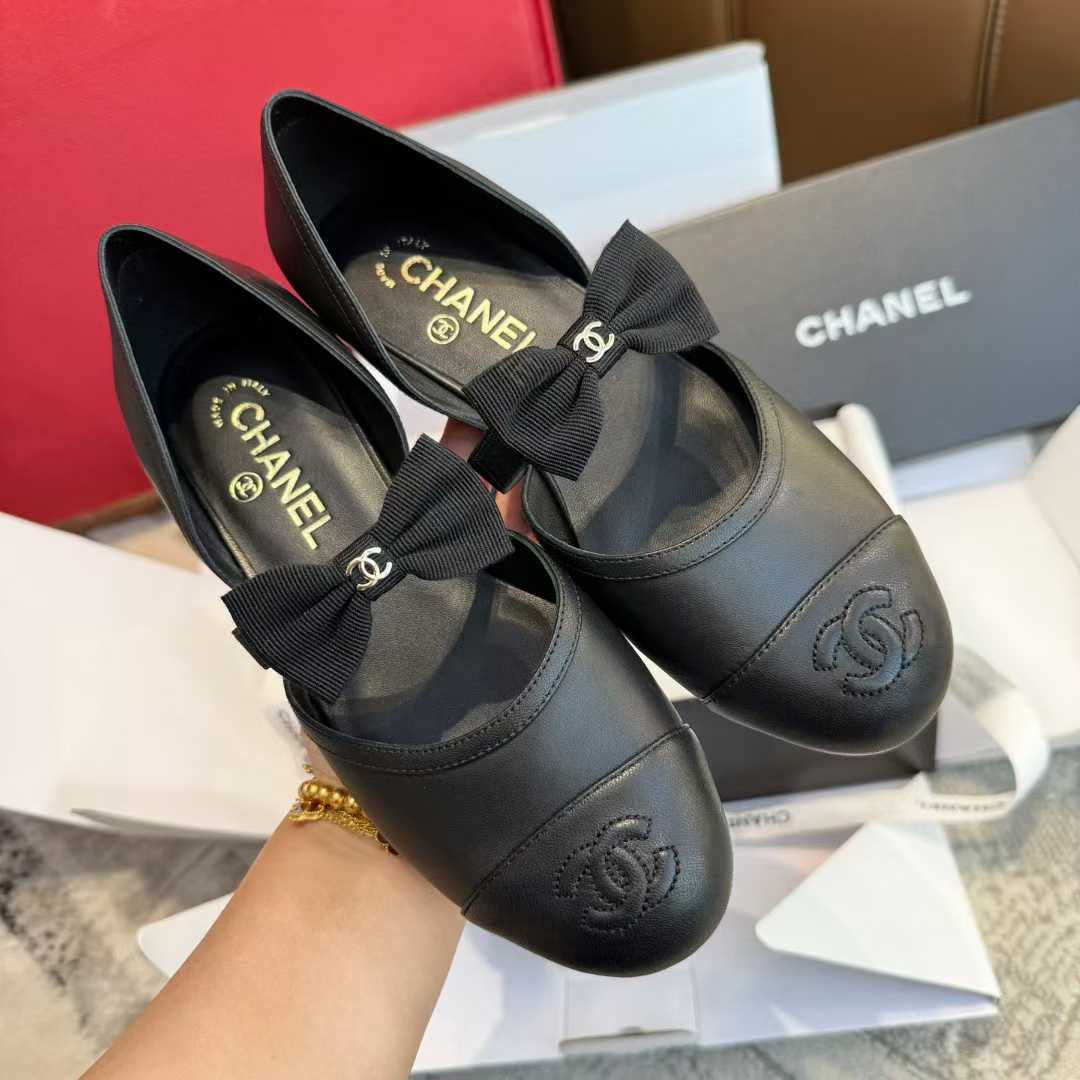 Chanel Ballet shoes view 1