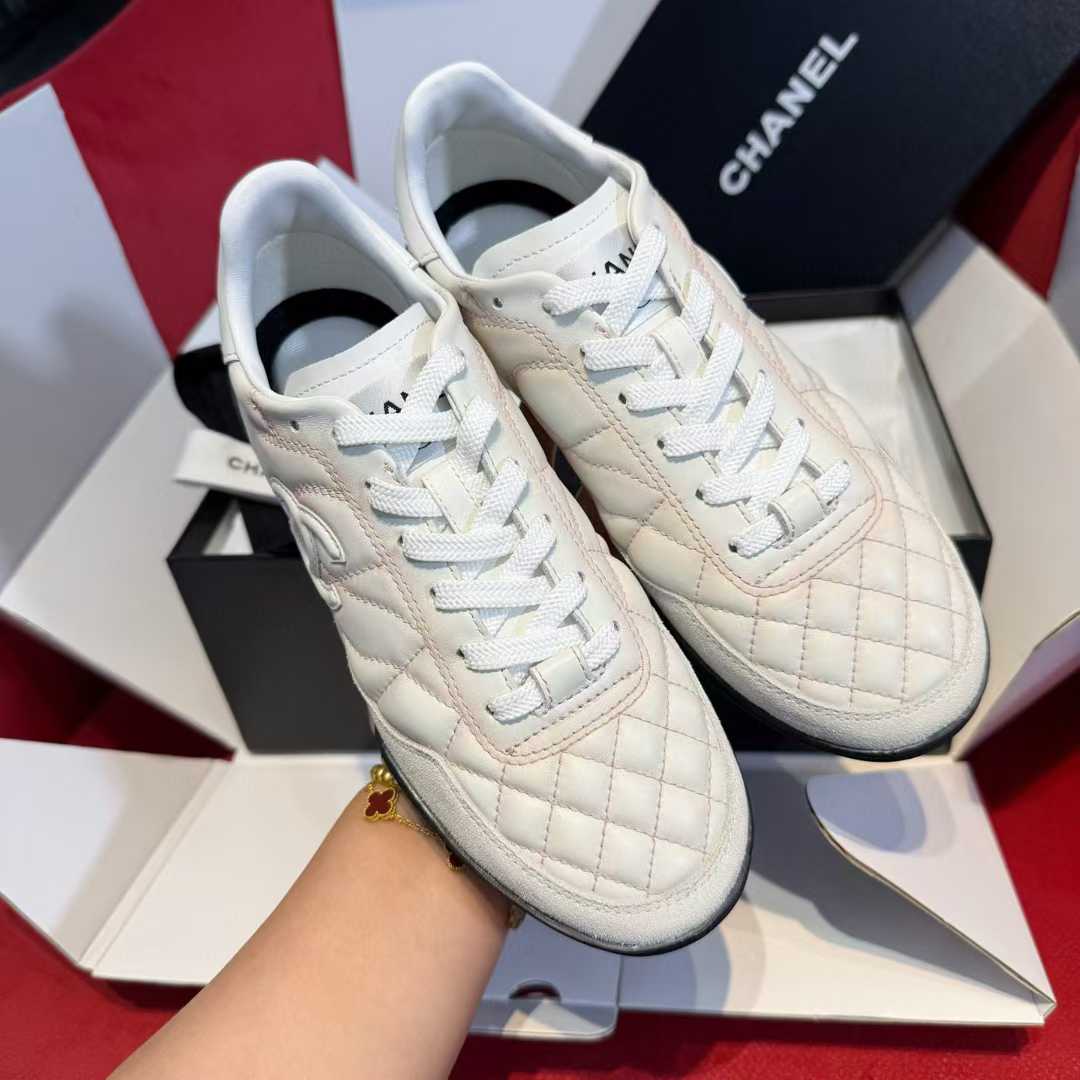 Chanel 25B Baseball sneakers view 1