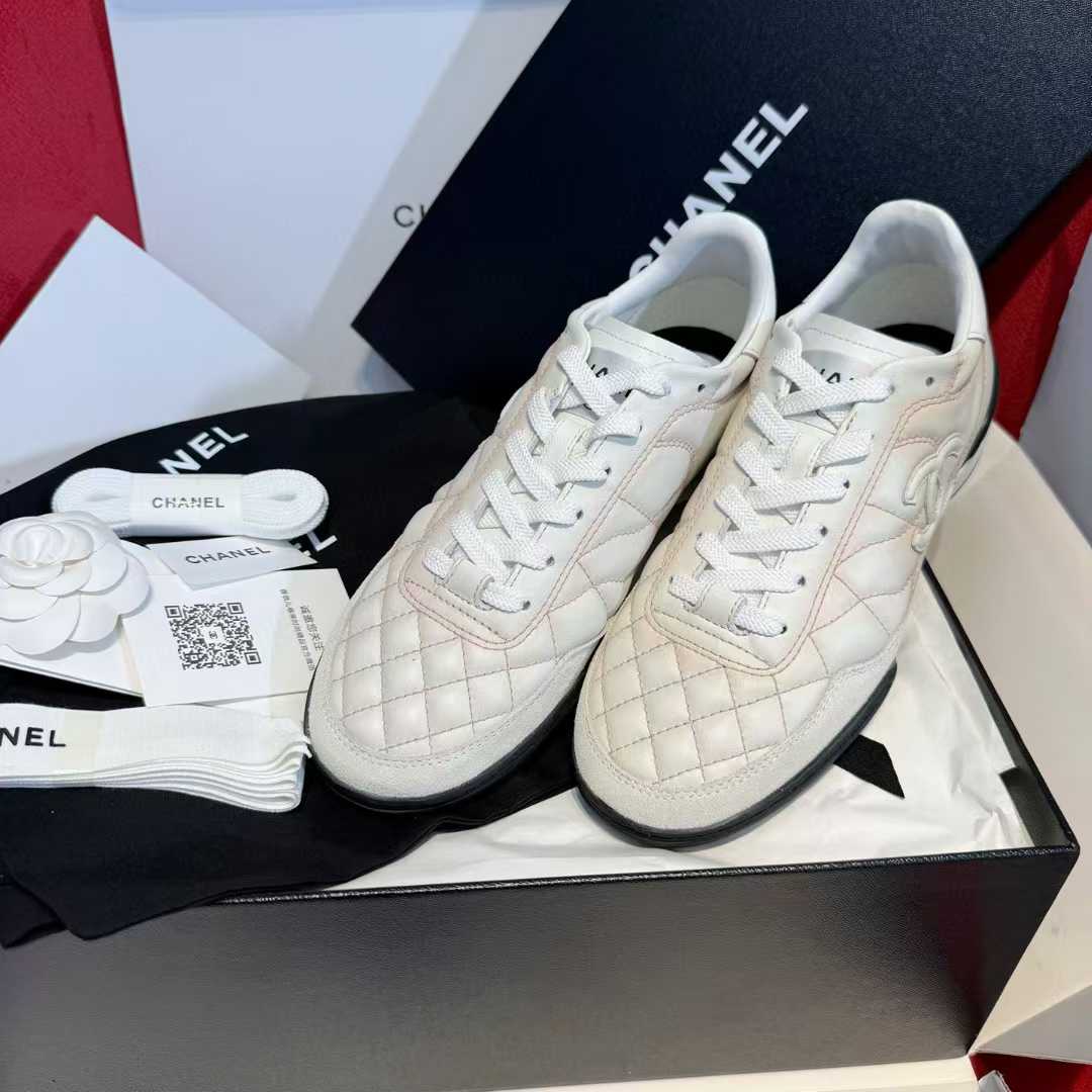 Chanel 25B Baseball sneakers view 4