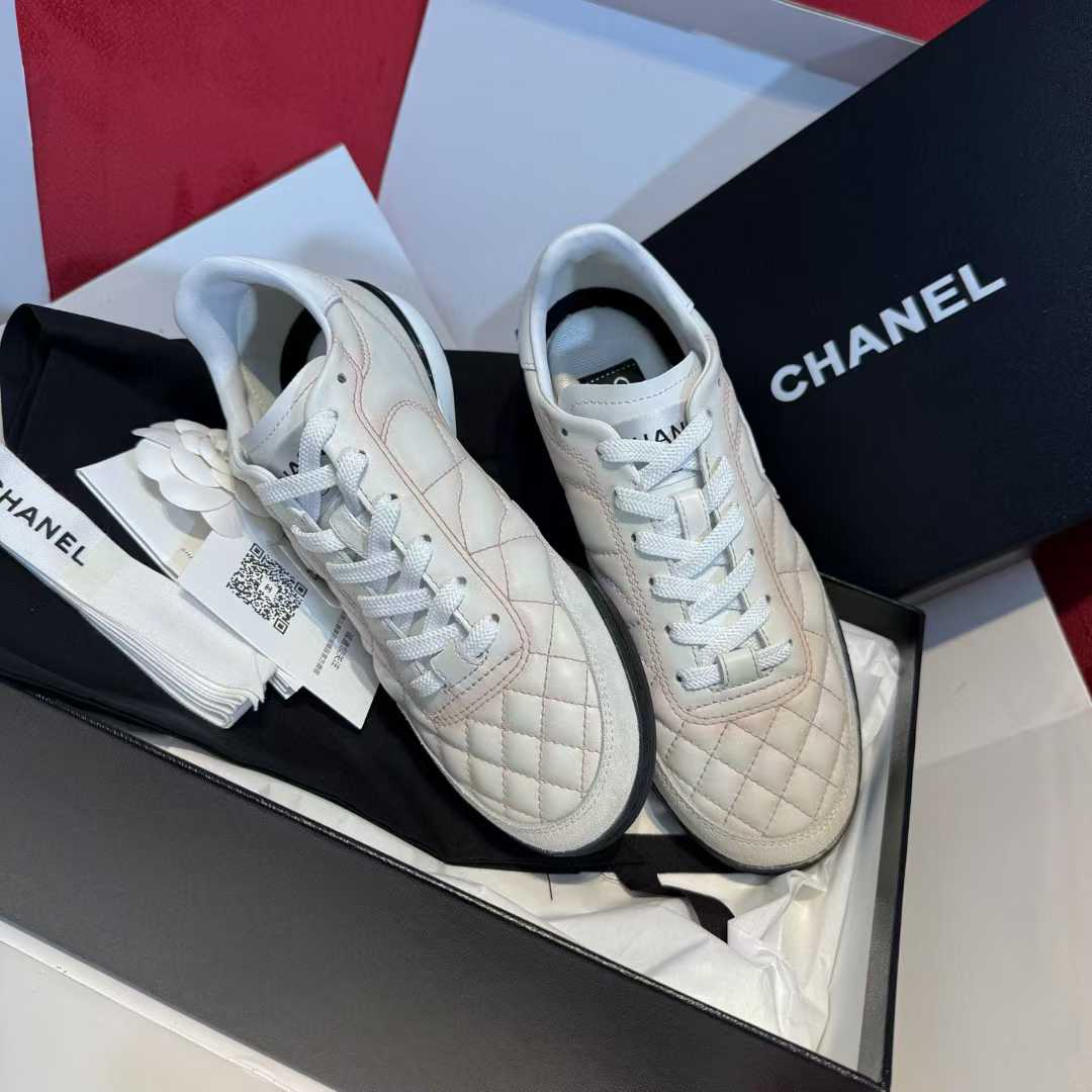 Chanel 25B Baseball sneakers view 8