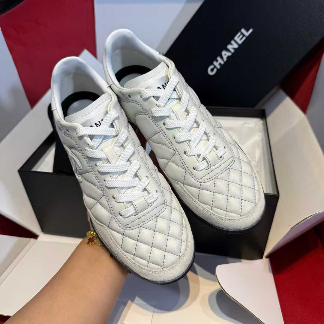 Chanel 25B Baseball sneakers view 1