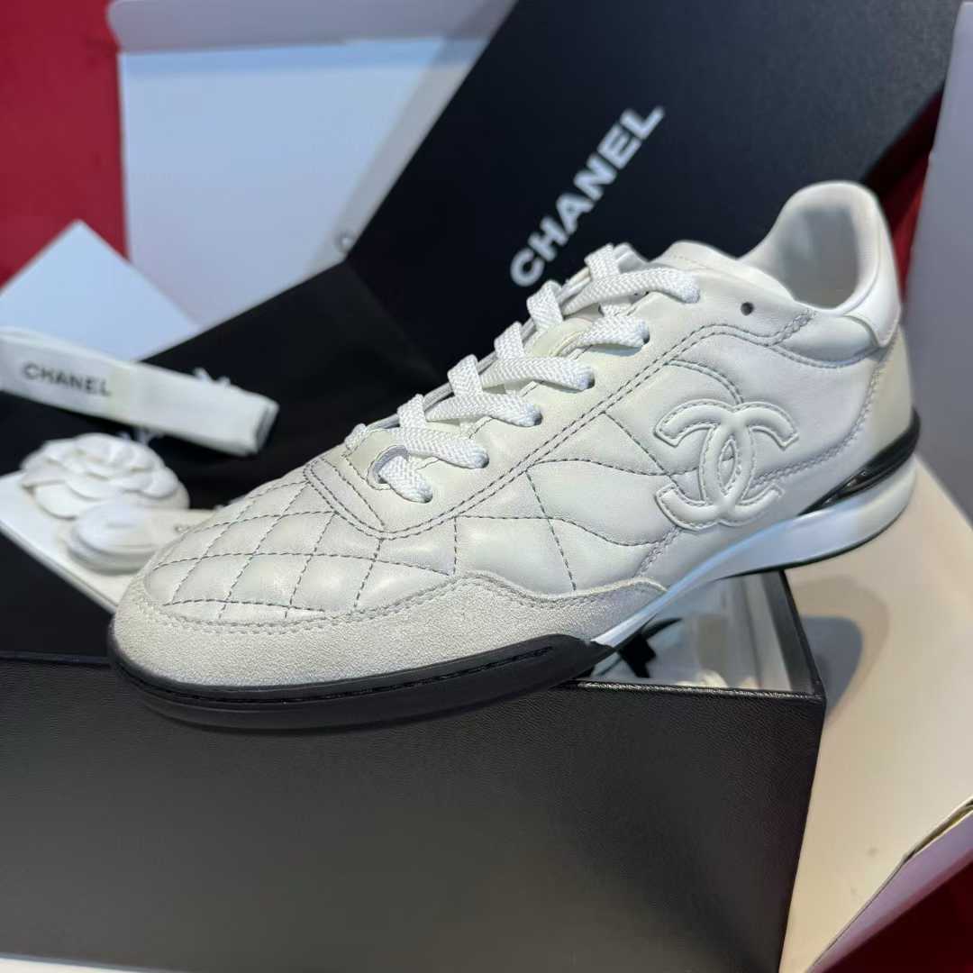Chanel 25B Baseball sneakers view 5