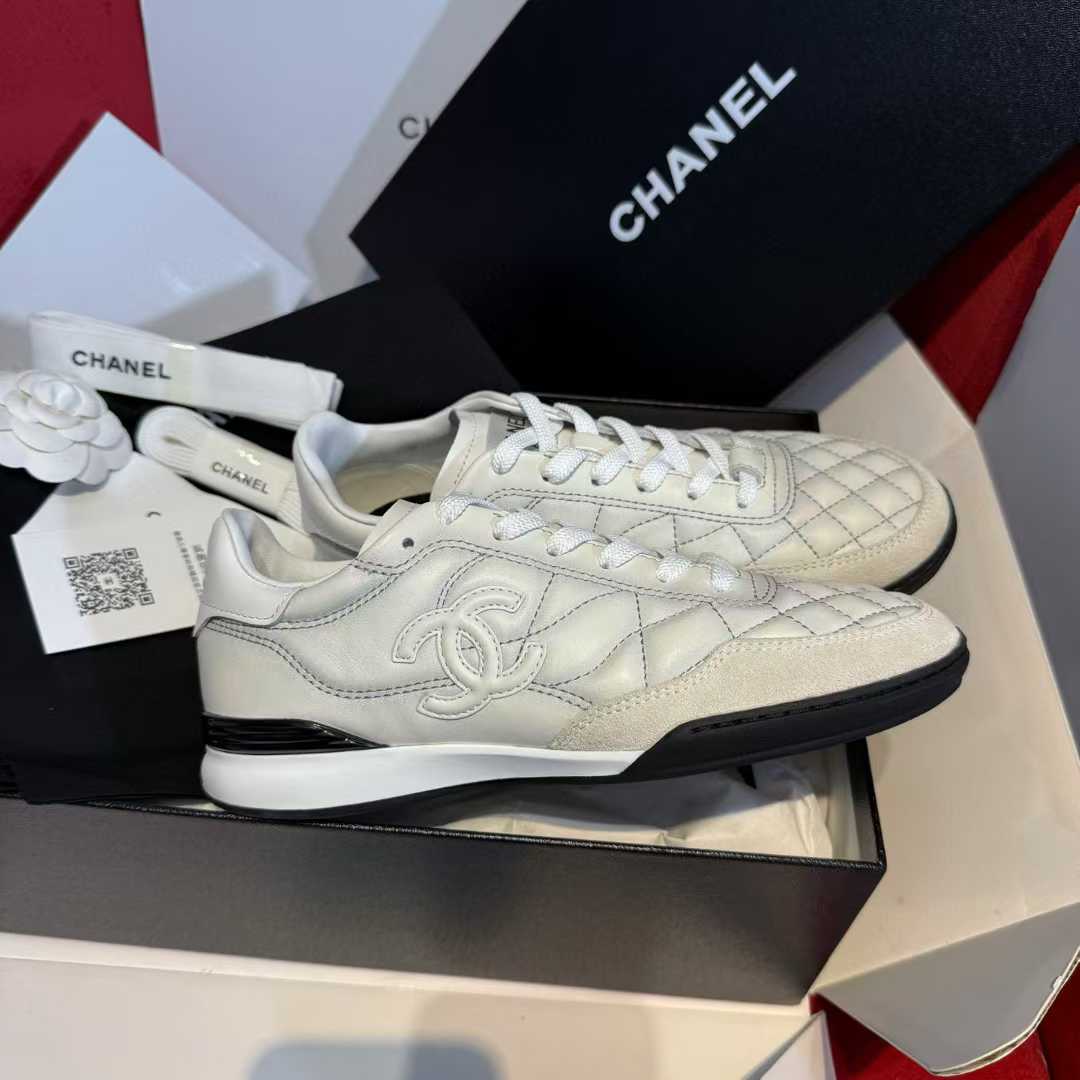 Chanel 25B Baseball sneakers view 7