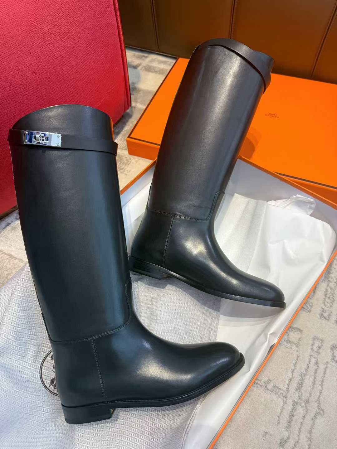 Hermès Knight boots view 1
