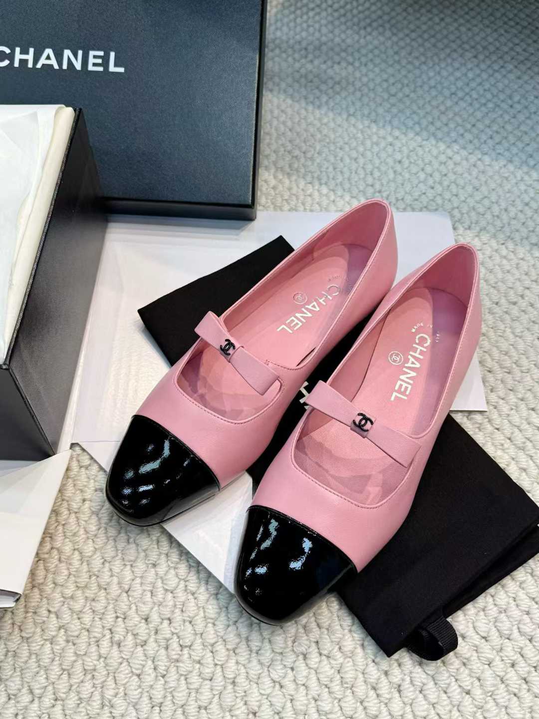 Chanel Ballet shoes view 1