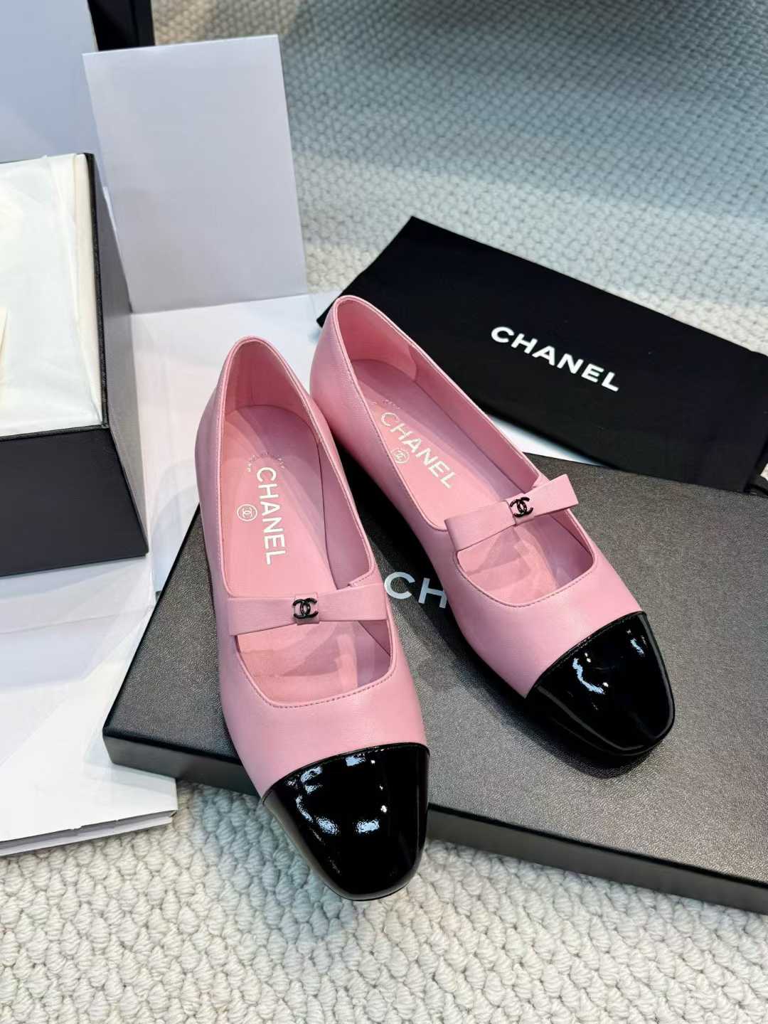 Chanel Ballet shoes view 3