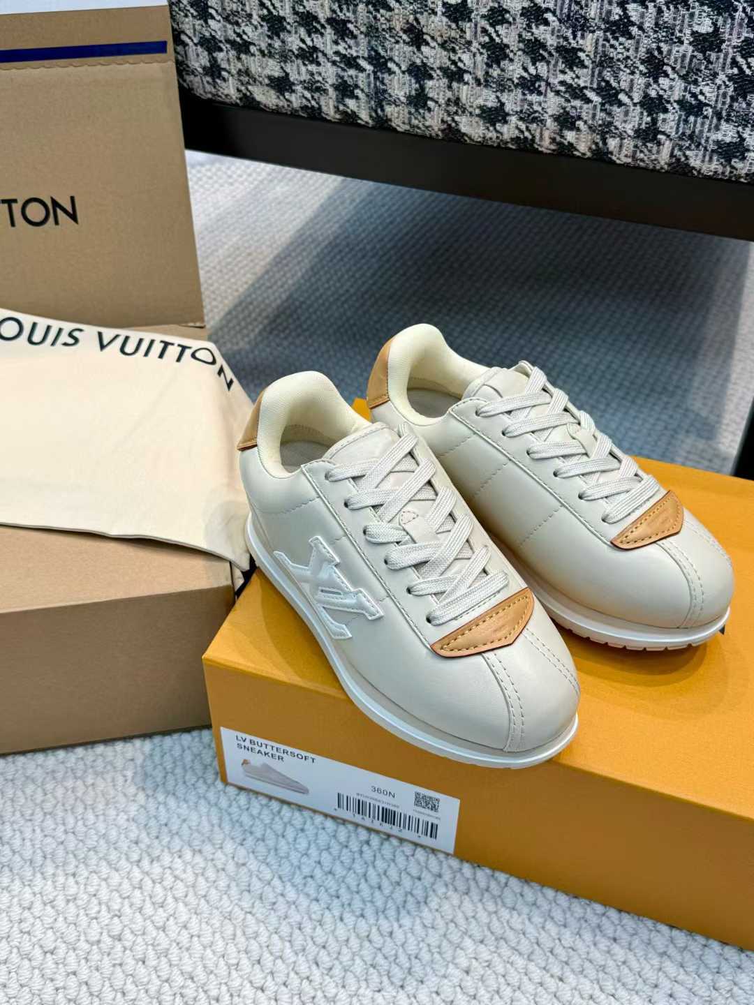 Louis Vuitton BUTTERSOFE Bread shoes view 1