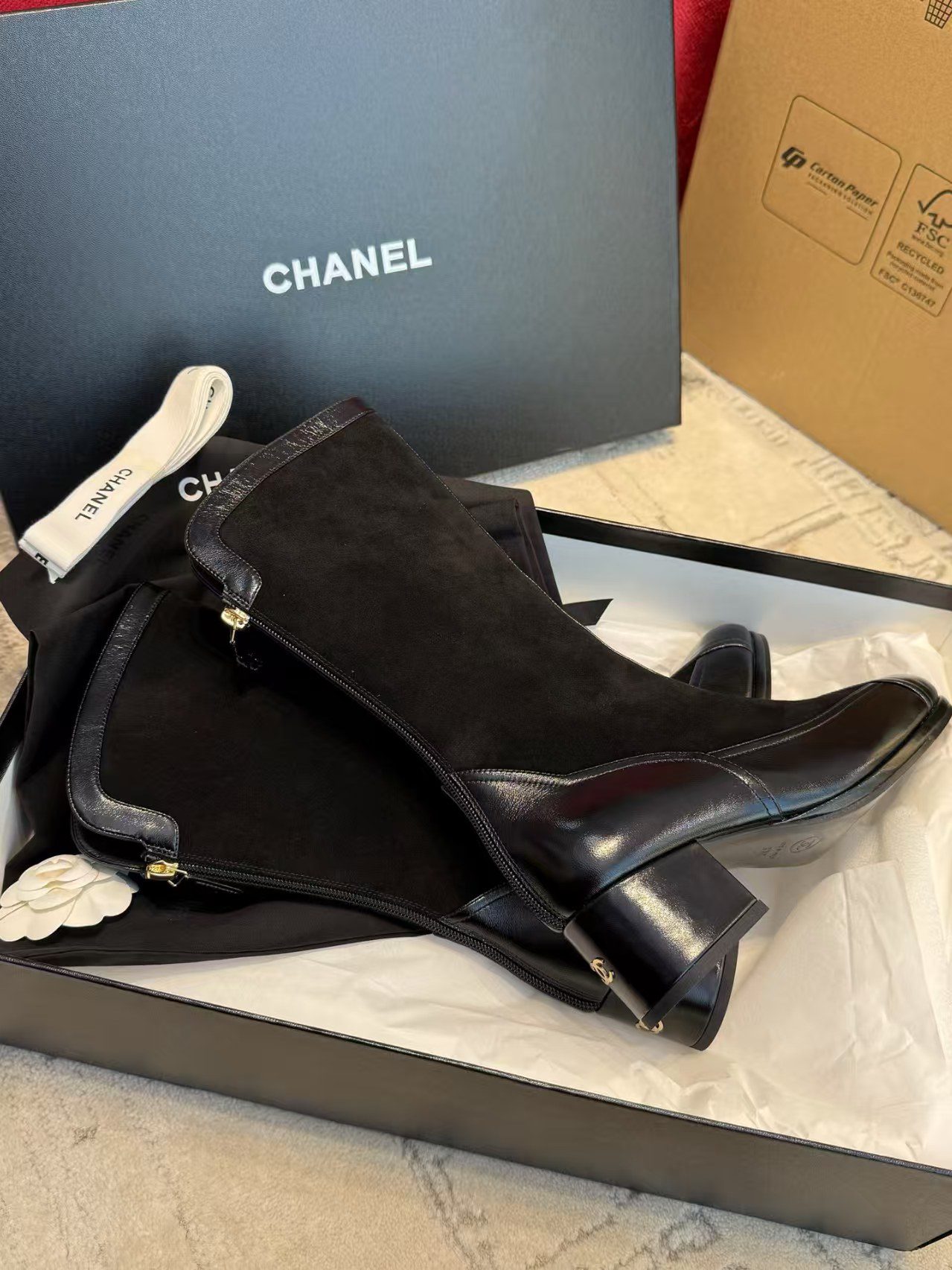 Chanel 25A Short boots view 5