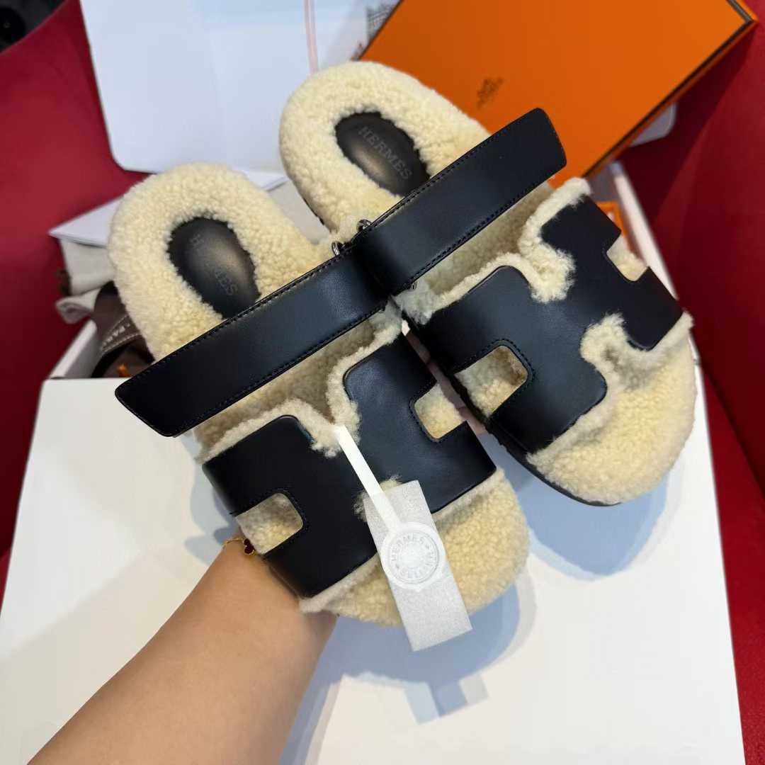 Hermès Second uncle Mao slippers view 1