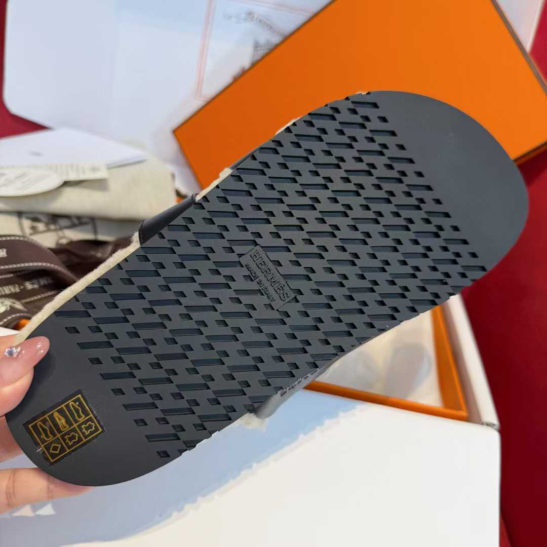 Hermès Second uncle Mao slippers view 9