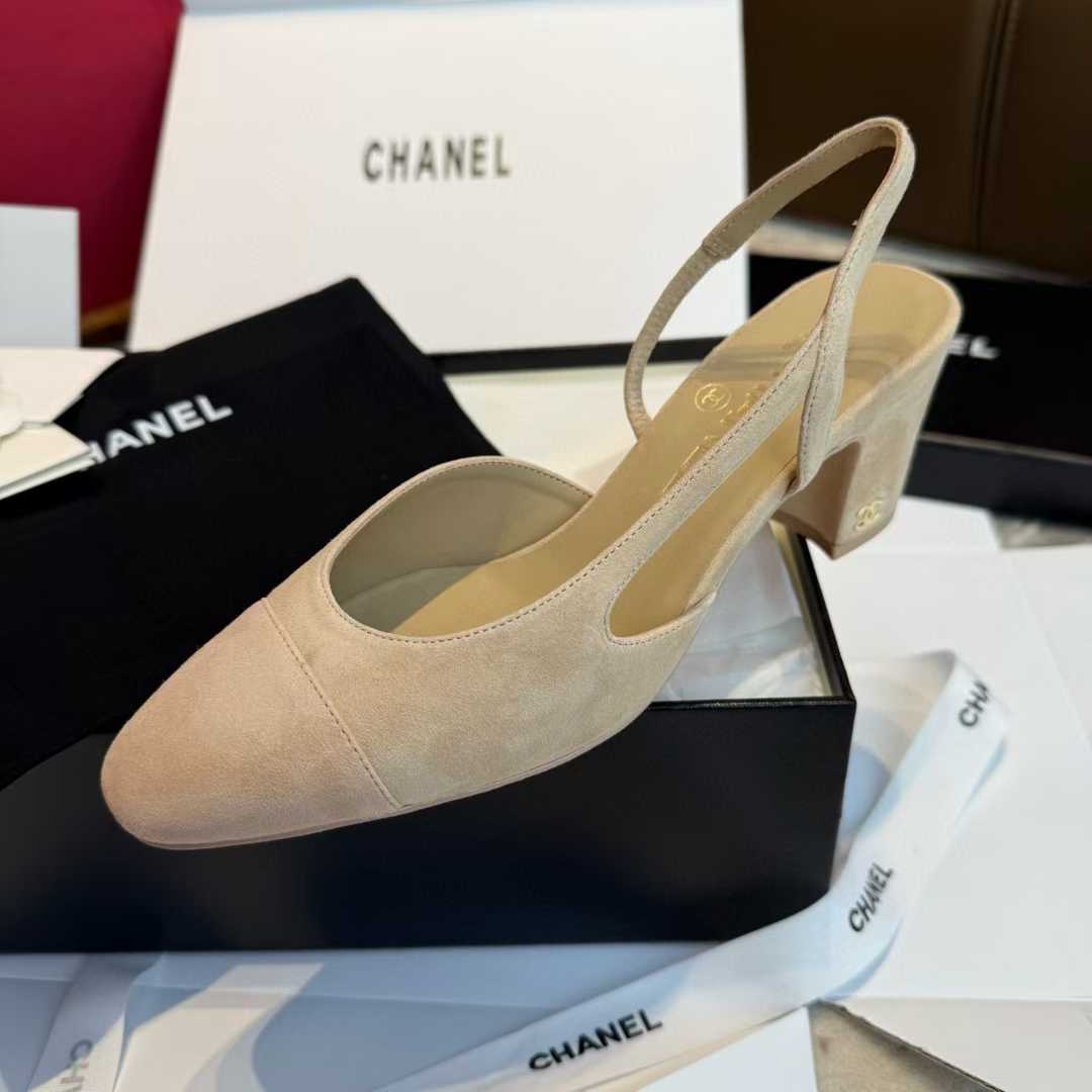 Chanel 25C High heels view 3