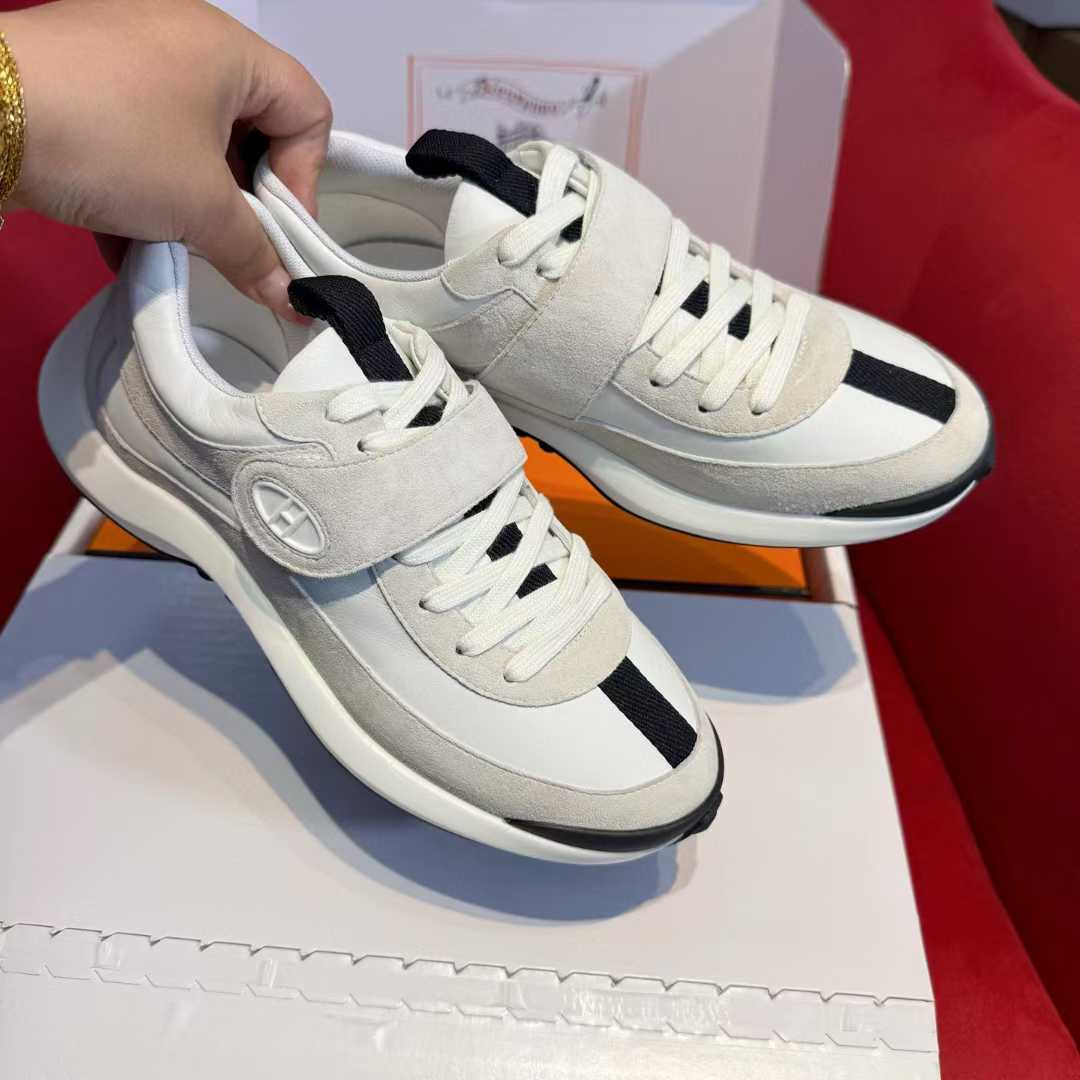 Hermès Sneakers view 2