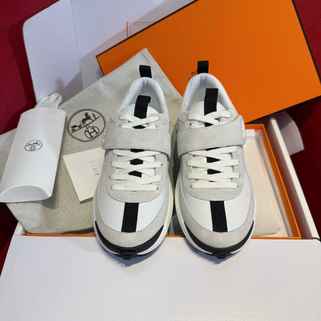 Hermès Sneakers view 3