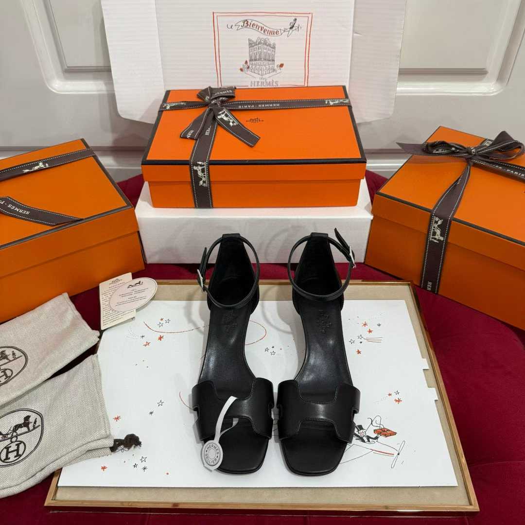 Hermès Slippers view 2