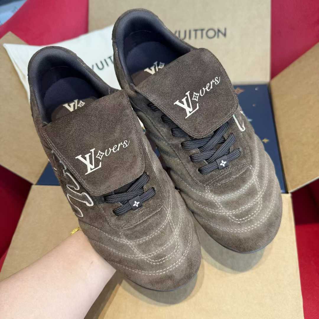 Louis Vuitton Sneakers view 1