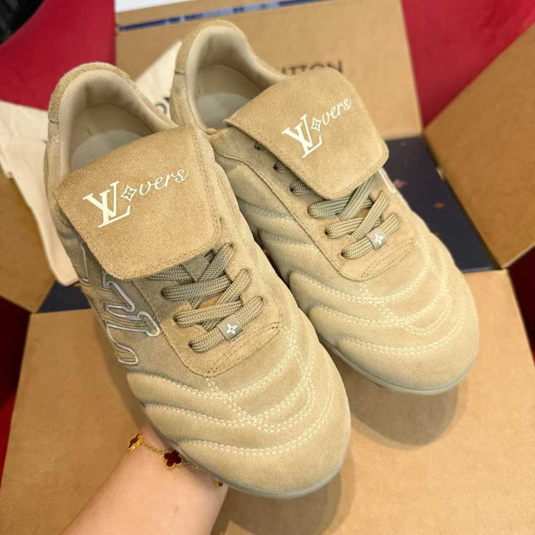 Louis Vuitton Sneakers view 10
