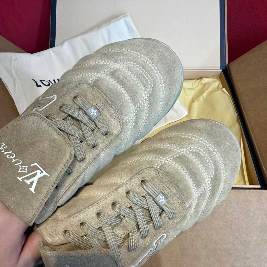 Louis Vuitton Sneakers view 16
