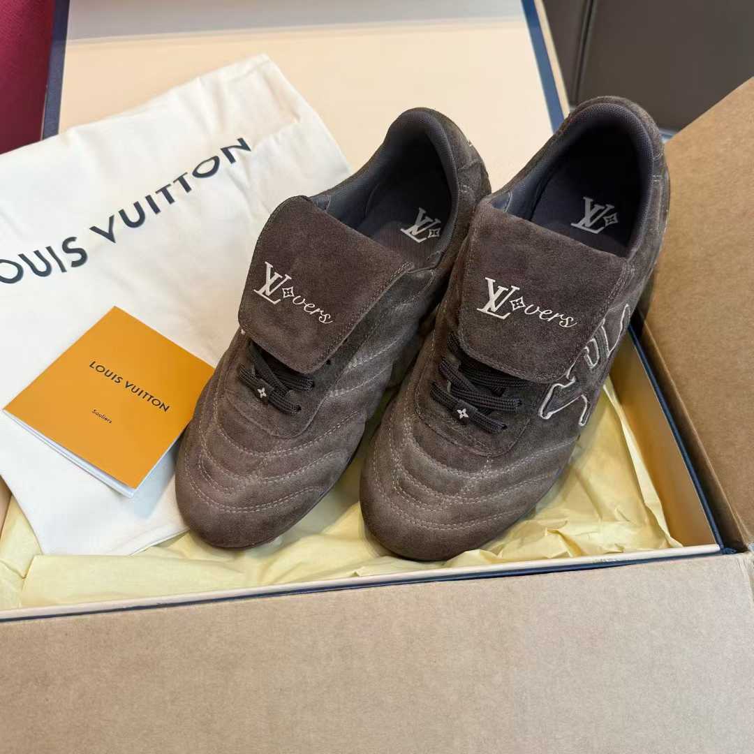 Louis Vuitton Sneakers view 3