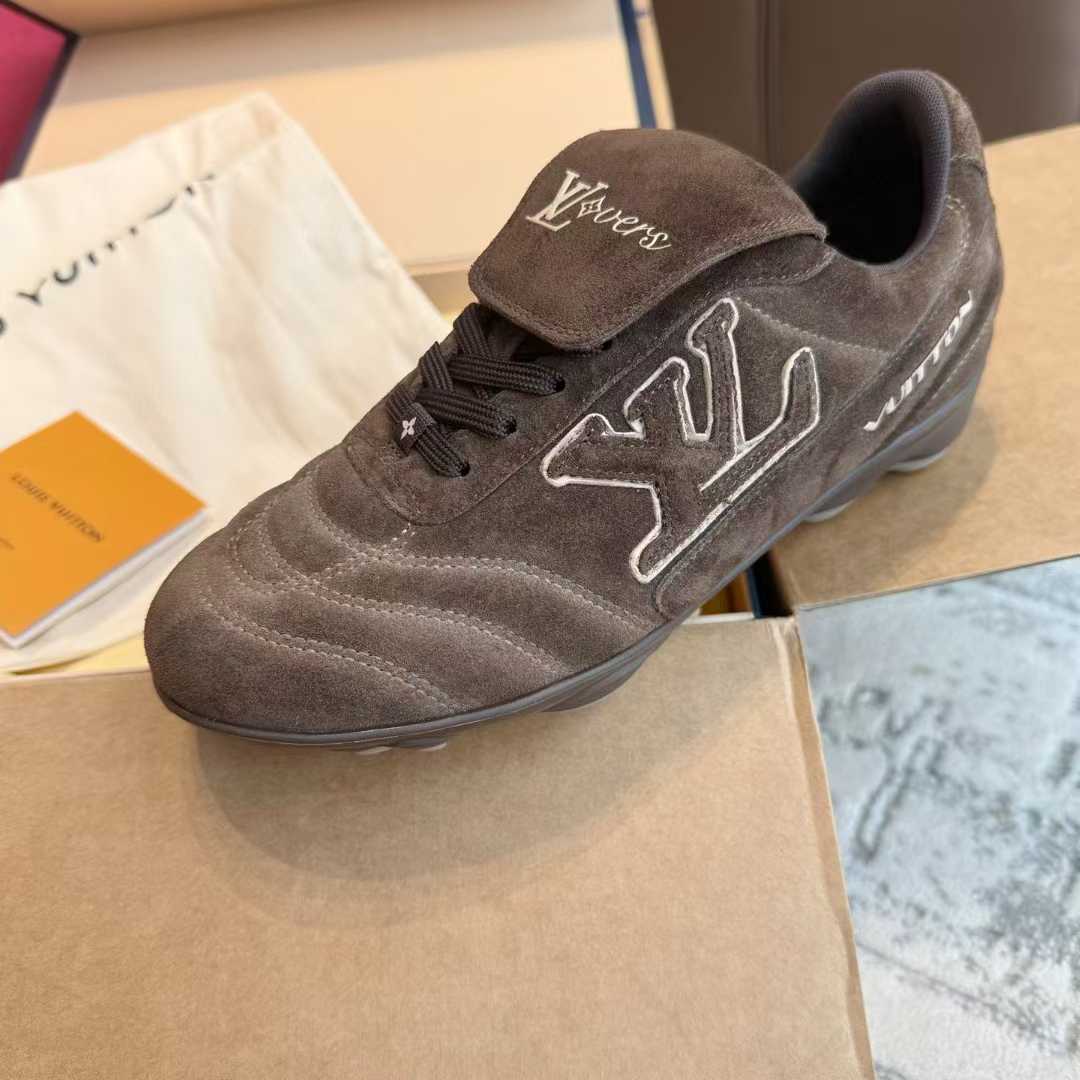 Louis Vuitton Sneakers view 5