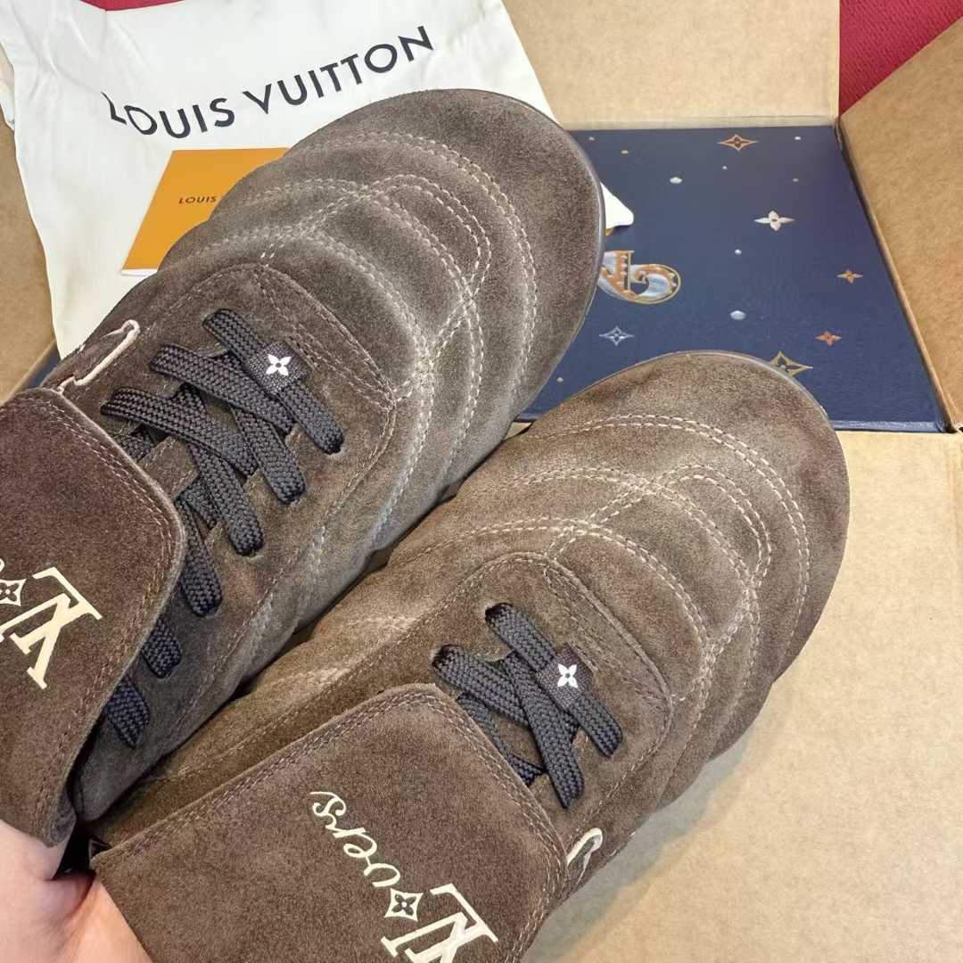 Louis Vuitton Sneakers view 7