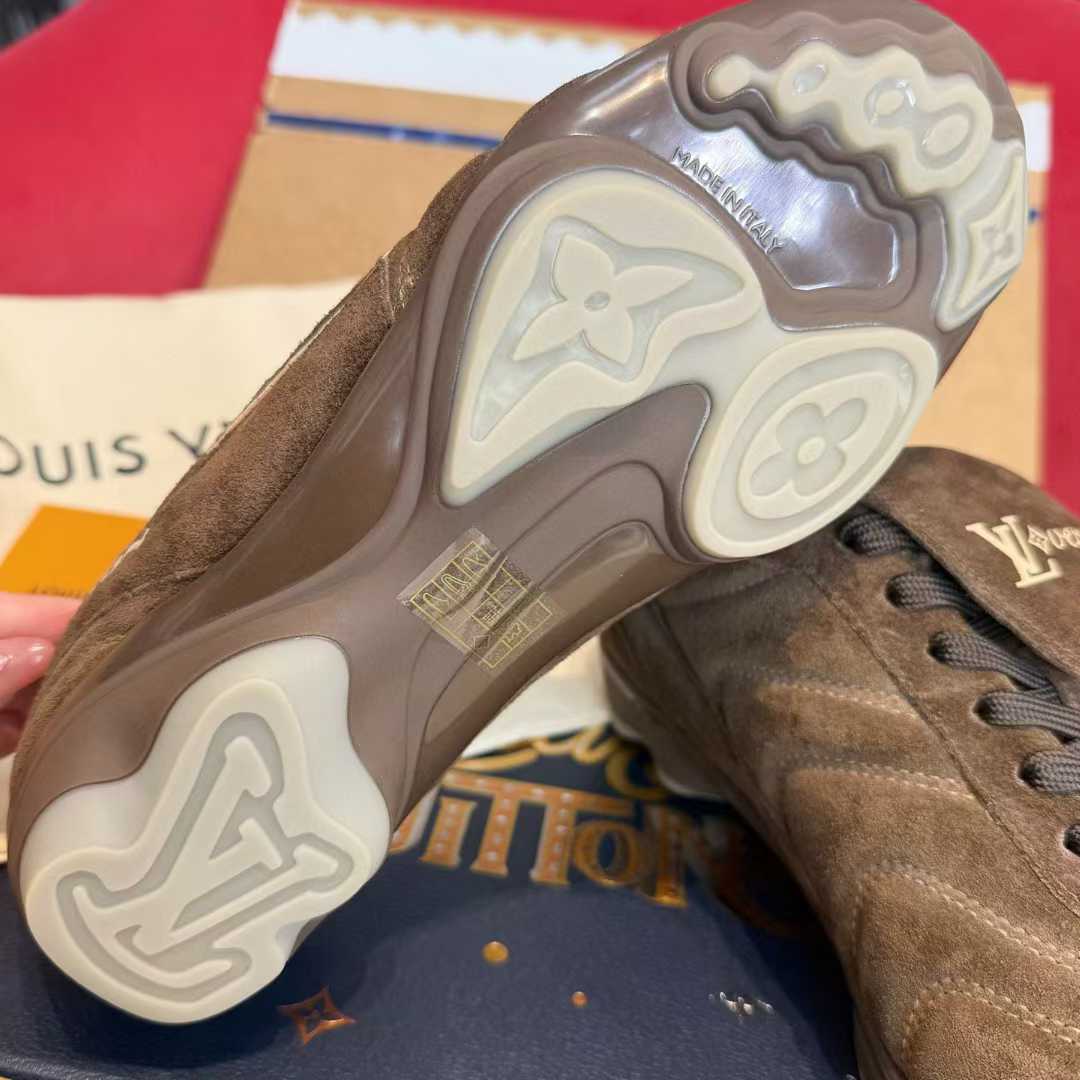 Louis Vuitton Sneakers view 9