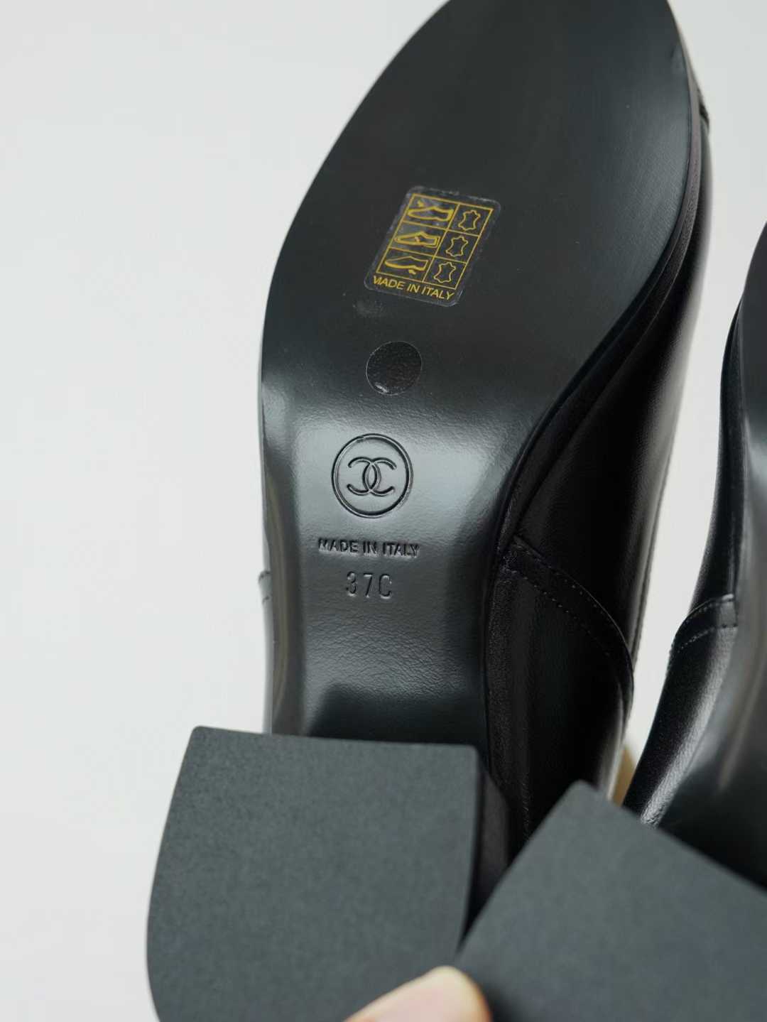 Chanel New boots for autumn and winter view 7
