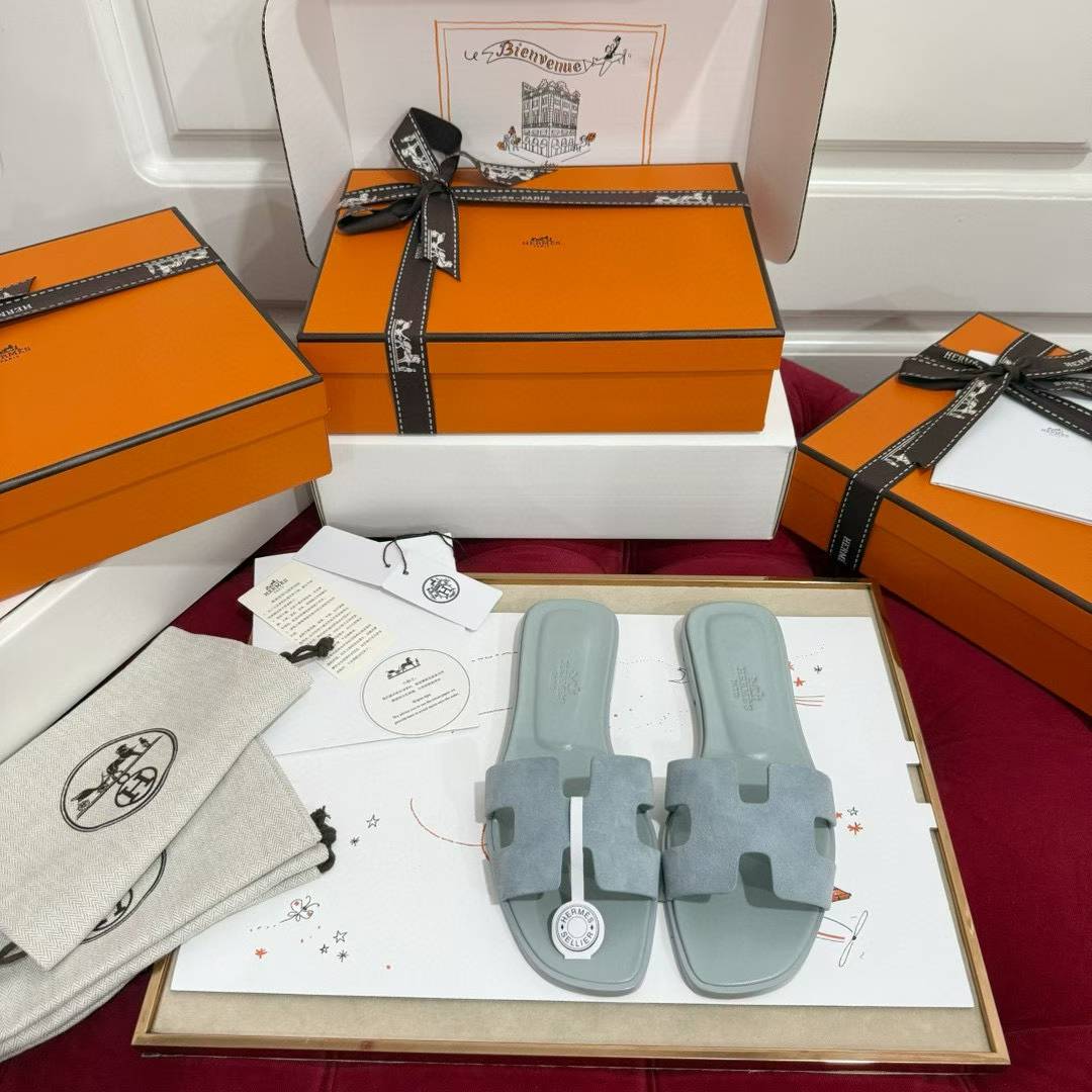 Hermès Slippers view 2