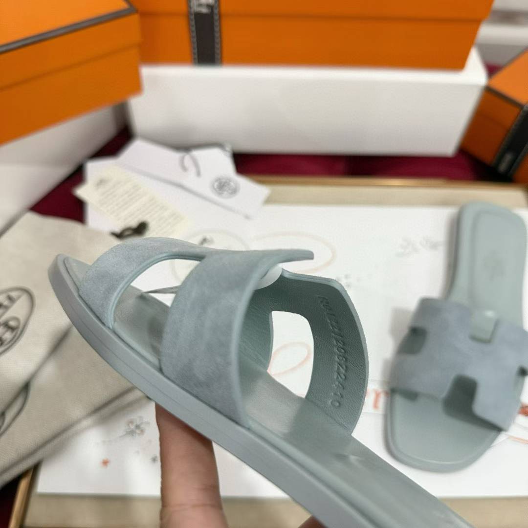 Hermès Slippers view 6