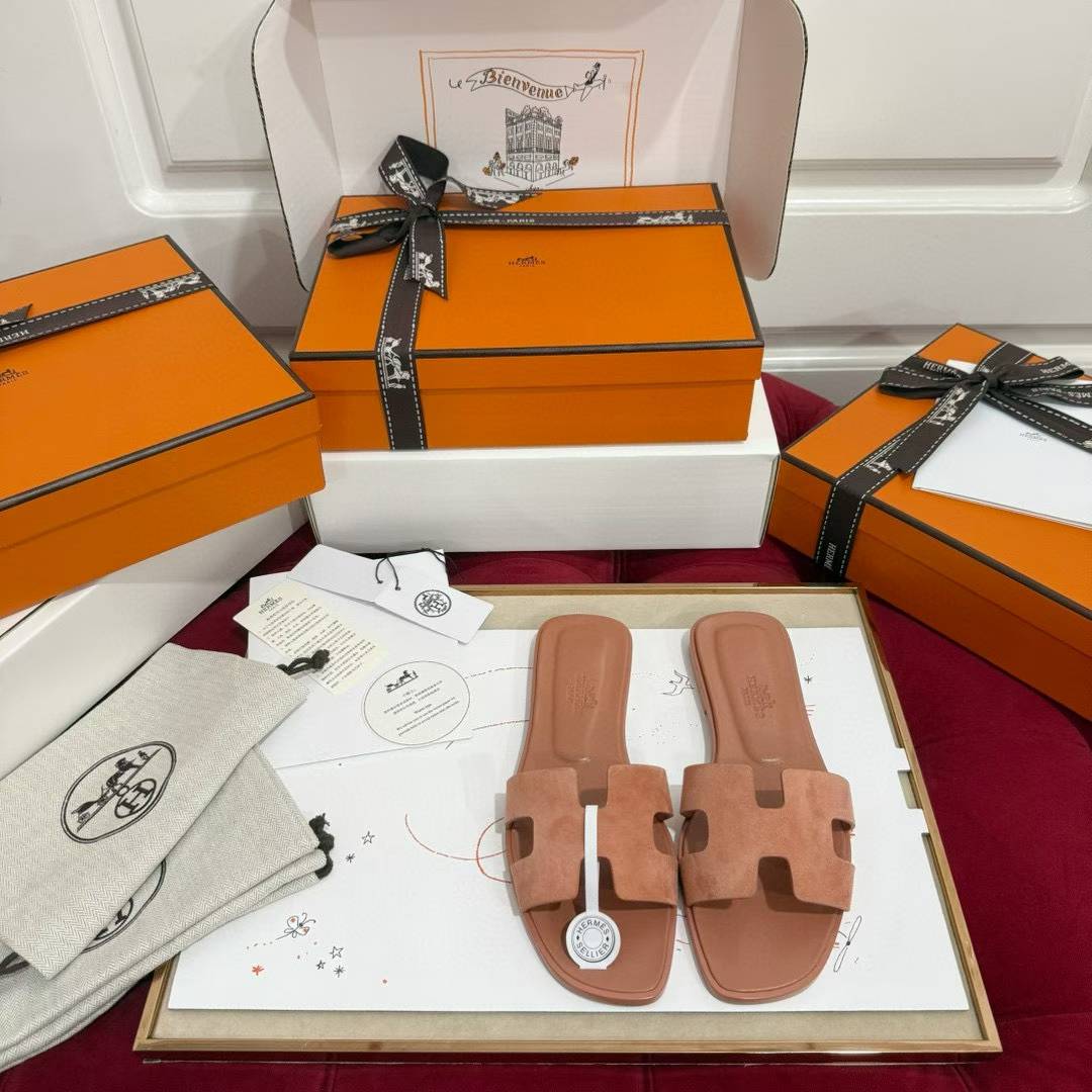 Hermès Slippers view 2