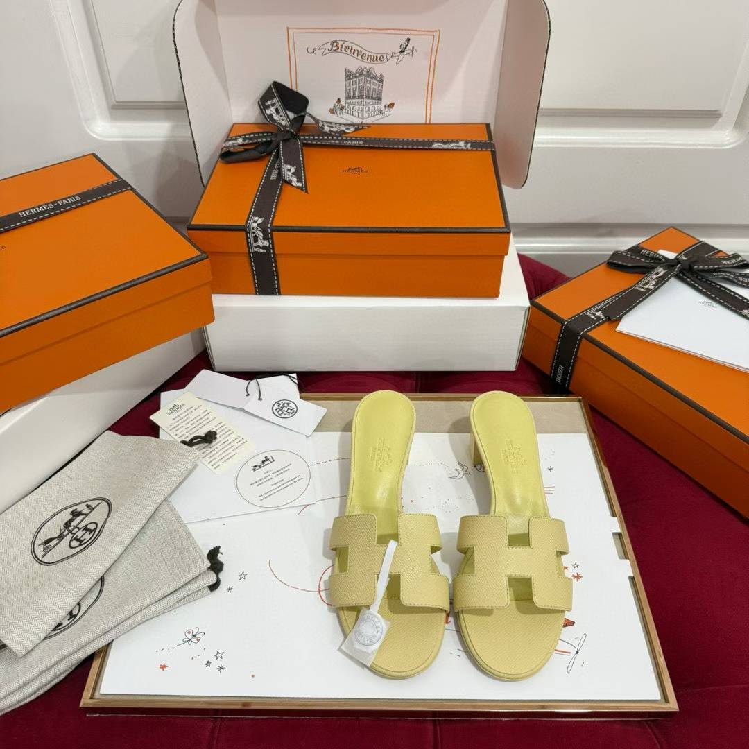 Hermès Slippers view 2
