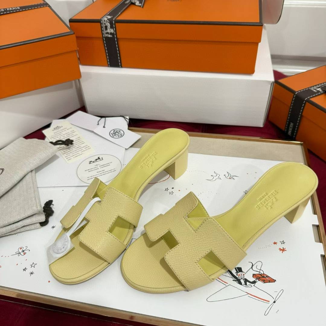 Hermès Slippers view 4