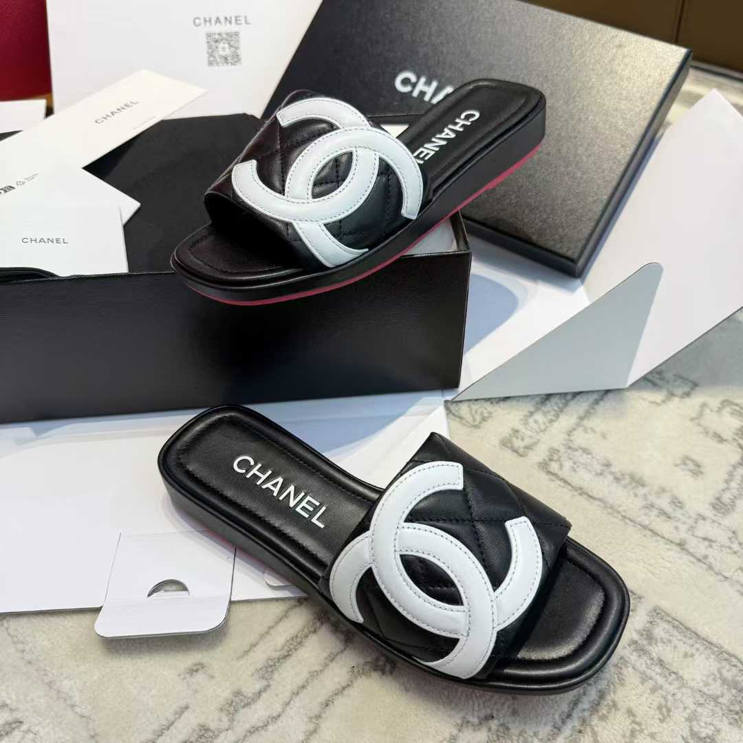 Chanel Slippers view 14