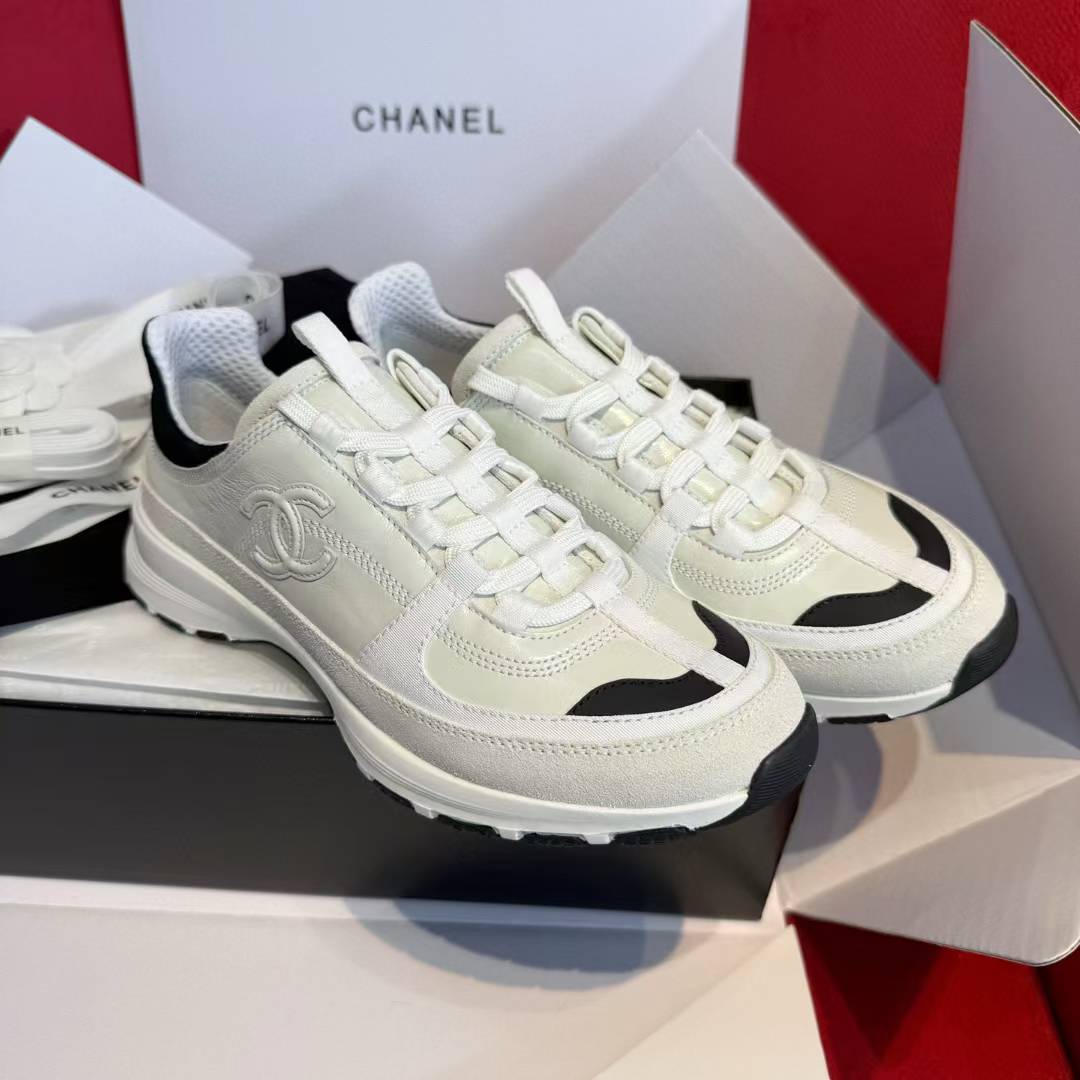 Chanel 25A Sneakers view 4