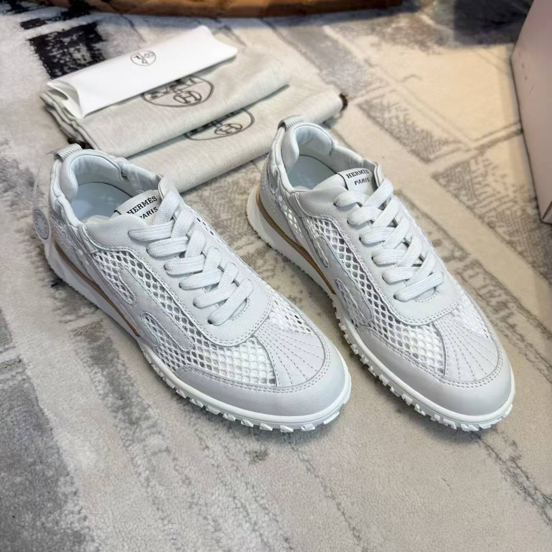 Hermès Hollow sneakers view 3